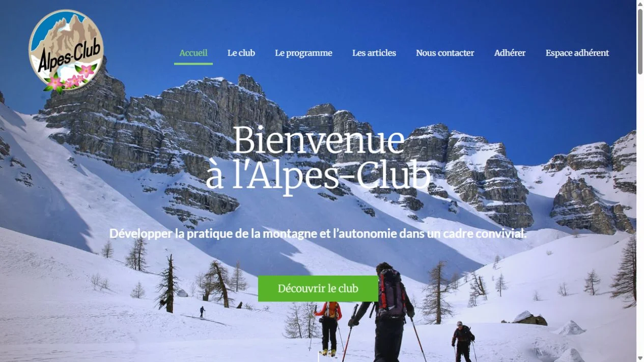 Page d’accueil de l’Alpes-Club illustrée par un paysage de montagne enneigée